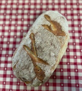 farro-pane-fresco-cotto-su-forno-a-legna-tradizionale